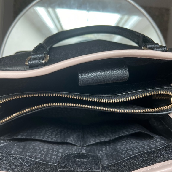 Kate Spade satchel crossbody purse is classic and will go with anything you wear - Picture 6 of 7